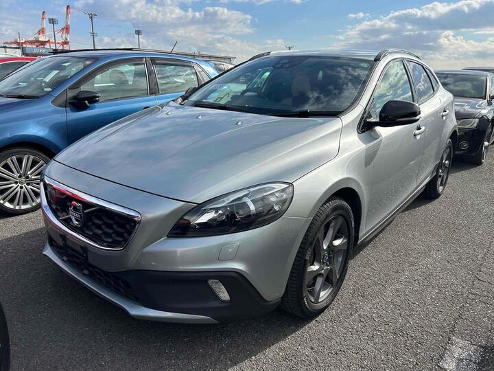 Volvo V40 Cross Country 2.0 T5 Lux Nav Geartronic AWD Euro 6 (s/s) 5dr Volvo V40 Cross Country 2.0 T5 Lux Nav Geartronic AWD Euro 6 (s/s) 5dr