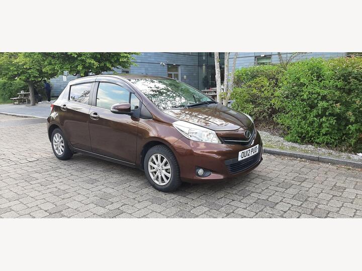 Toyota Yaris Vitz Auto M- Hybrid Smart Stop -Delivery