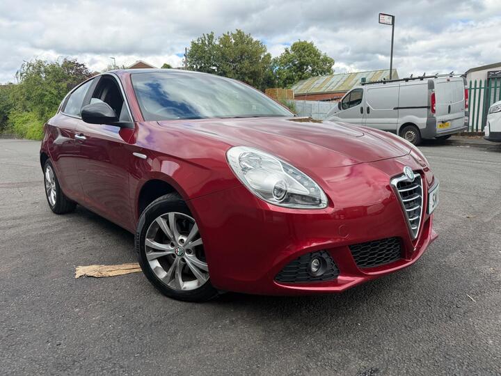 Alfa Romeo Giulietta 2.0 JTDM-2 Lusso Euro 5 (s/s) 5dr