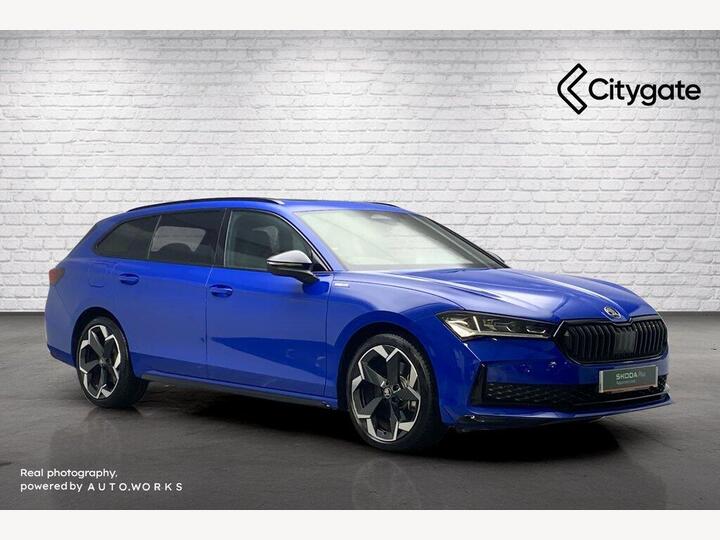 Skoda Superb Estate 2.0 TSI SportLine DSG Euro 6 (s/s) 5dr Skoda Superb Estate 2.0 TSI SportLine DSG Euro 6 (s/s) 5dr