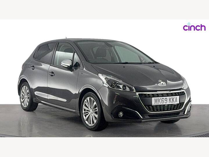 Peugeot 208 1.2 PureTech Signature Euro 6 (s/s) 5dr Peugeot 208 1.2 PureTech Signature Euro 6 (s/s) 5dr