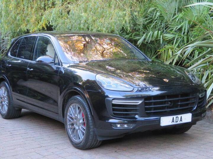 Porsche Cayenne 4.8T V8 Turbo TiptronicS 4WD Euro 6 (s/s) 5dr