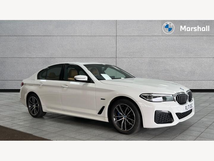 BMW 5 Series 2.0 530e 12kWh M Sport Steptronic Euro 6 (s/s) 4dr BMW 5 Series 2.0 530e 12kWh M Sport Steptronic Euro 6 (s/s) 4dr