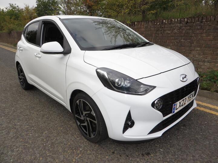 Hyundai I10 1.0 Premium Euro 6 (s/s) 5dr Hyundai I10 1.0 Premium Euro 6 (s/s) 5dr