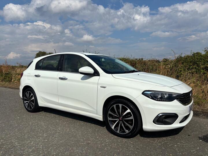 Fiat Tipo 1.4 MPI Lounge Euro 6 5dr