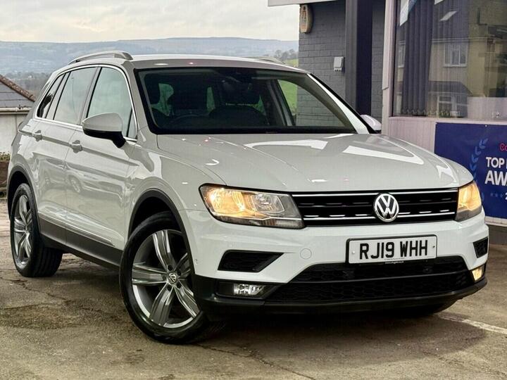 Volkswagen TIGUAN 2.0 TDI BlueMotion Tech SE DSG 4WD Euro 5 (s/s) 5dr