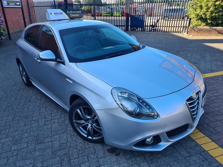 Alfa Romeo Giulietta 2.0 JTDM-2 Exclusive TCT Euro 6 (s/s) 5dr