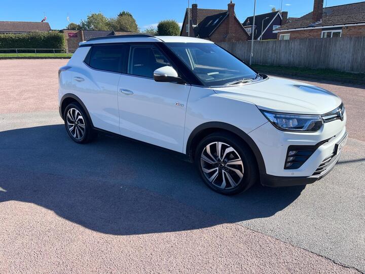 SsangYong Tivoli 1.5P Ultimate Nav Auto Euro 6 (s/s) 5dr SsangYong Tivoli 1.5P Ultimate Nav Auto Euro 6 (s/s) 5dr