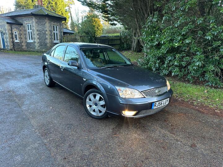 Ford Mondeo 2.5 Ghia X 5dr