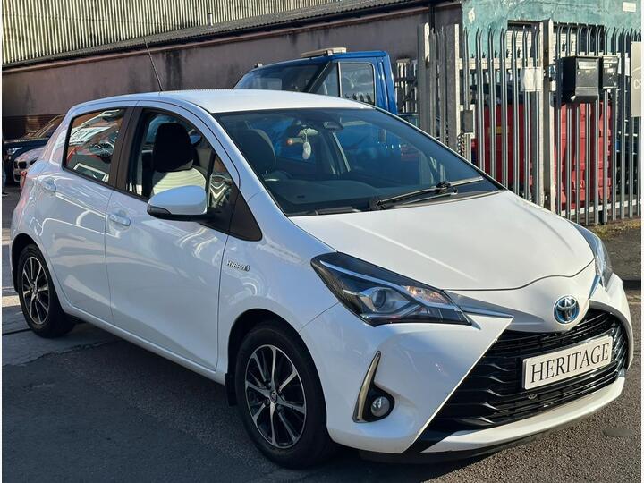 Toyota Yaris 1.5 VVT-h Icon Tech E-CVT Euro 6 (s/s) 5dr