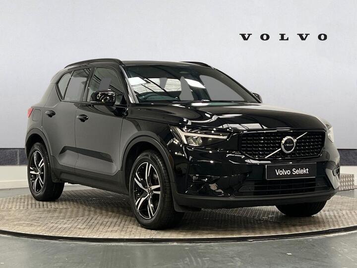 Volvo XC40 2.0 B3 MHEV Plus Dark DCT Auto Euro 6 (s/s) 5dr