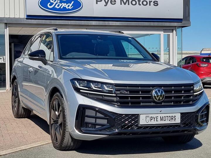 Volkswagen Touareg 3.0 TDI V6 Black Edition Tiptronic 4Motion Euro 6 (s/s) 5dr Volkswagen Touareg 3.0 TDI V6 Black Edition Tiptronic 4Motion Euro 6 (s/s) 5dr