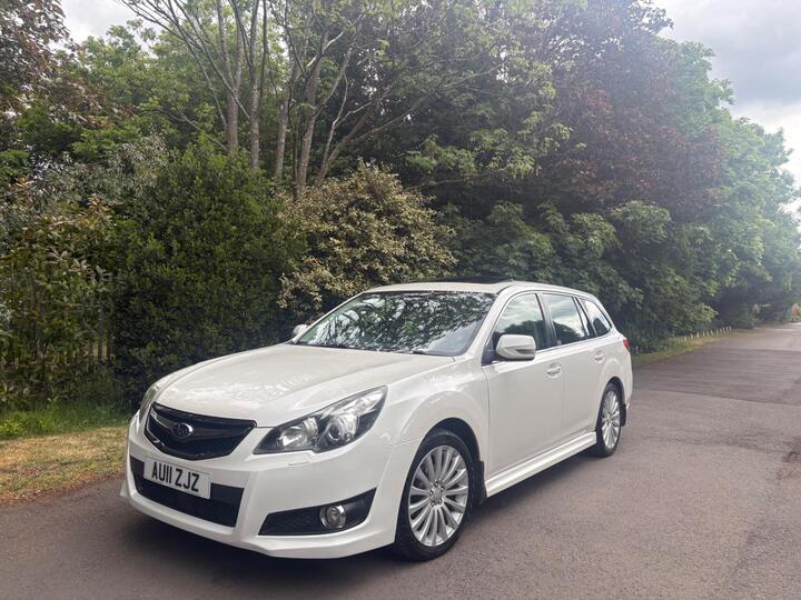 Subaru Legacy 2.5i SE Sport Tourer Lineartronic 4WD Euro 5 5dr (SNavPlus)
