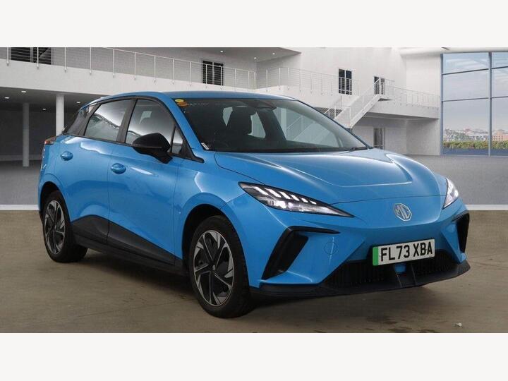 MG MG4 64kWh SE Long Range Auto 5dr