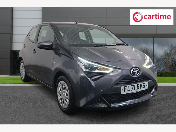 Toyota AYGO 1.0 VVT-i X-play Euro 6 (s/s) 5dr Toyota AYGO 1.0 VVT-i X-play Euro 6 (s/s) 5dr