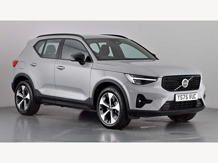 Volvo XC40 2.0 B3 MHEV Plus Dark DCT Auto Euro 6 (s/s) 5dr