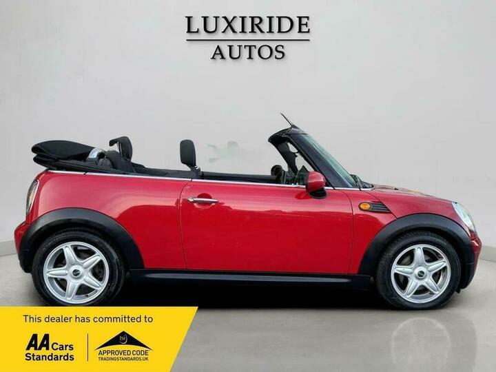 MINI Convertible 1.6 Cooper Auto Euro 4 2dr MINI Convertible 1.6 Cooper Auto Euro 4 2dr