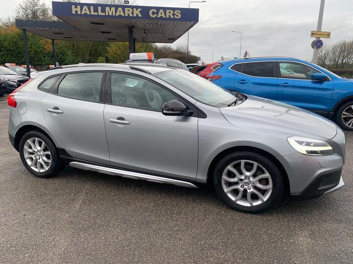 Volvo V40 Cross Country 1.5 T3 Pro Auto Euro 6 (s/s) 5dr