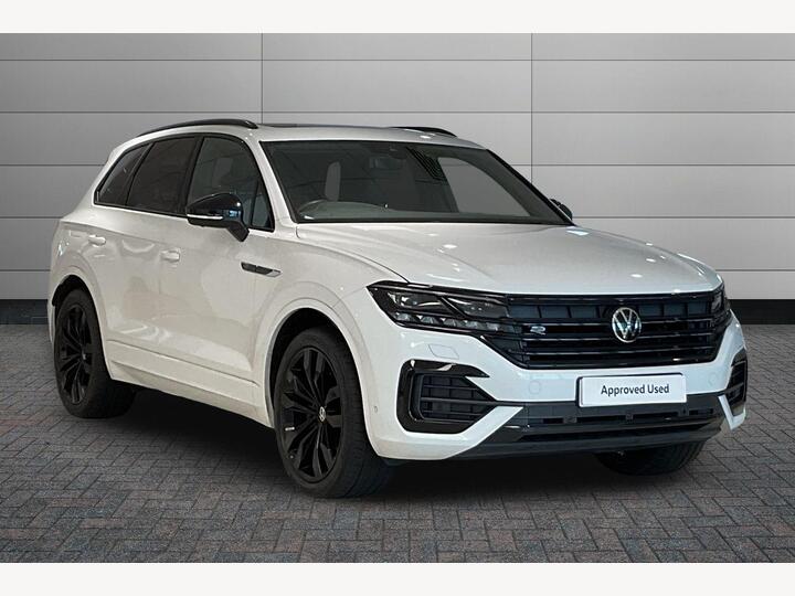 Volkswagen Touareg 3.0 TDI V6 Black Edition Tiptronic 4Motion Euro 6 (s/s) 5dr Volkswagen Touareg 3.0 TDI V6 Black Edition Tiptronic 4Motion Euro 6 (s/s) 5dr