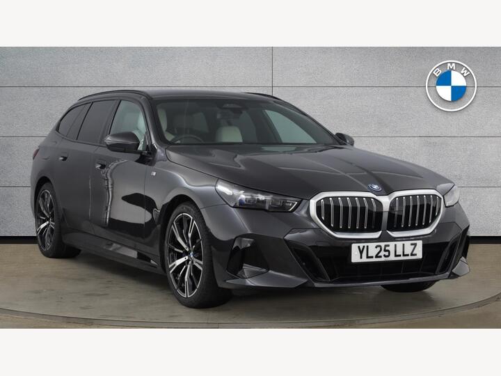 BMW 5 Series 2.0 530e 22.1kWh M Sport Touring Steptronic Euro 6 (s/s) 5dr BMW 5 Series 2.0 530e 22.1kWh M Sport Touring Steptronic Euro 6 (s/s) 5dr