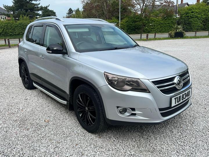 Volkswagen Tiguan 2.0 TDI Sport Auto 4WD Euro 4 5dr