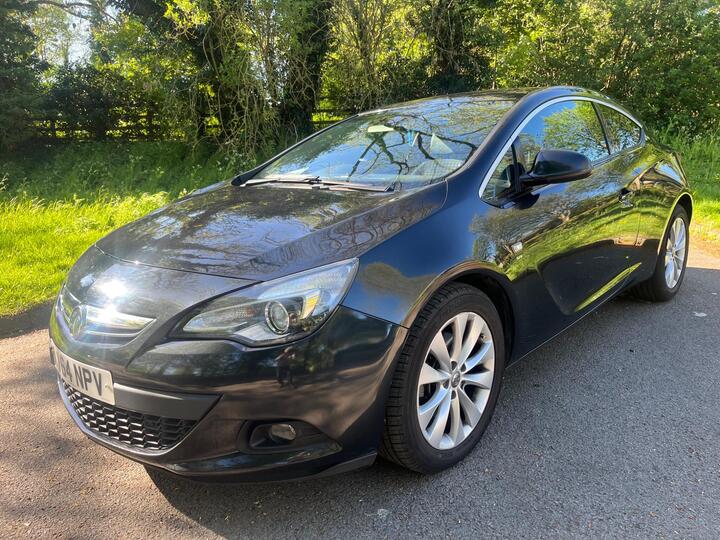 Vauxhall Astra GTC 2.0 CDTi SRi Euro 5 (s/s) 3dr Vauxhall Astra GTC 2.0 CDTi SRi Euro 5 (s/s) 3dr