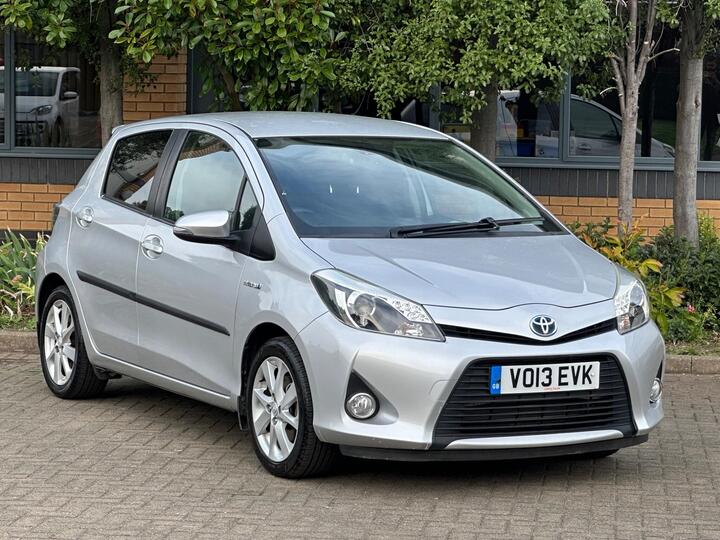 Toyota Yaris 1.5 VVT-h T Spirit CVT Euro 5 5dr