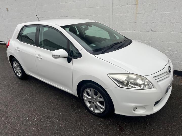 Toyota Auris 1.33 Dual VVT-i Colour Collection Euro 5 (s/s) 5dr