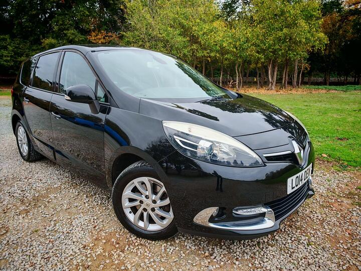 Renault Grand Scenic 1.5 DCi ENERGY Dynamique TomTom Euro 5 (s/s) 5dr Renault Grand Scenic 1.5 DCi ENERGY Dynamique TomTom Euro 5 (s/s) 5dr