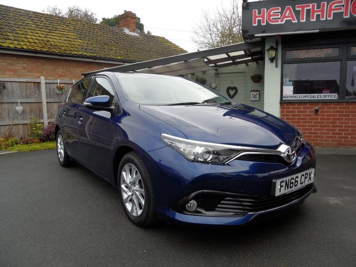 Toyota Auris 1.2 VVT-i Business Edition Euro 6 (s/s) 5dr