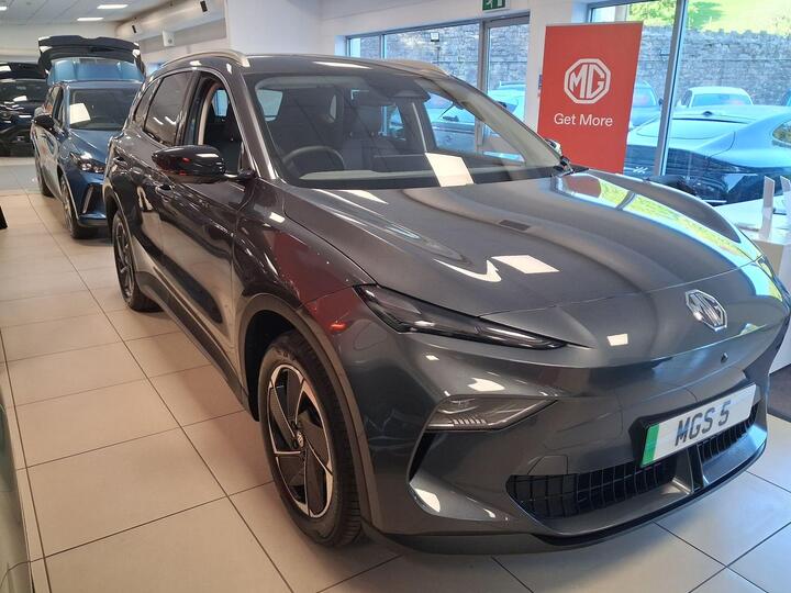 MG MGS5 64kWh Trophy Long Range Auto 5dr