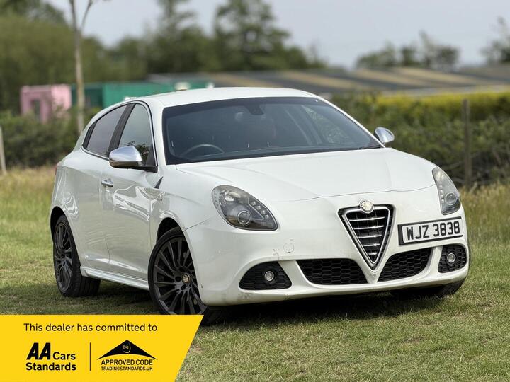 Alfa Romeo Giulietta 1750 TBi Cloverleaf Euro 5 5dr Alfa Romeo Giulietta 1750 TBi Cloverleaf Euro 5 5dr