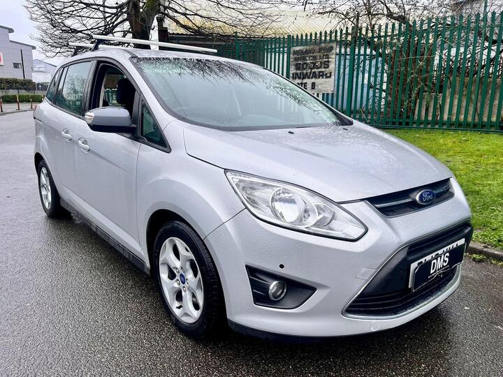 Ford Grand C-Max 1.0T EcoBoost Zetec Euro 5 (s/s) 5dr Ford Grand C-Max 1.0T EcoBoost Zetec Euro 5 (s/s) 5dr