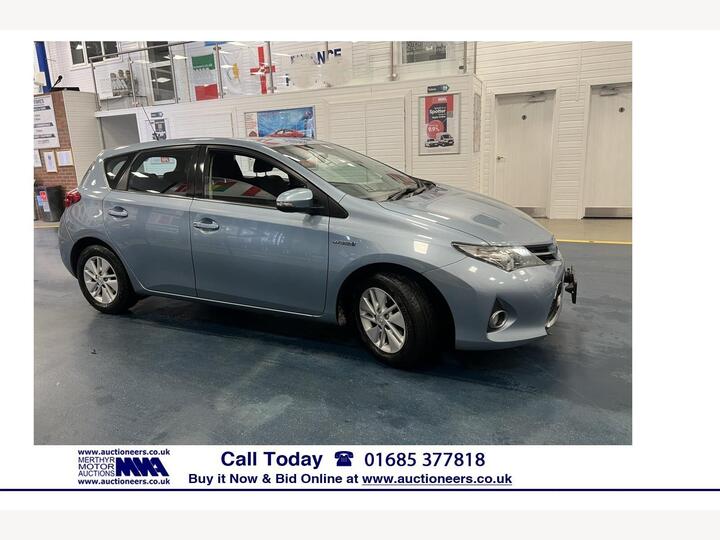 Toyota Auris 1.8 VVT-h Icon CVT Euro 5 (s/s) 5dr Toyota Auris 1.8 VVT-h Icon CVT Euro 5 (s/s) 5dr