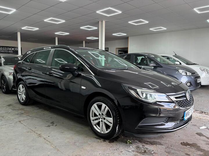 Vauxhall Astra 1.6 CDTi EcoTEC BlueInjection Tech Line Nav Sports Tourer Euro 6 (s/s) 5dr