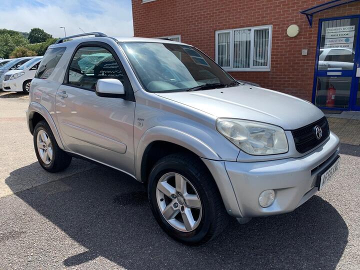 Toyota RAV4 2.0 VVT-i XT-R 4WD 3dr Toyota RAV4 2.0 VVT-i XT-R 4WD 3dr