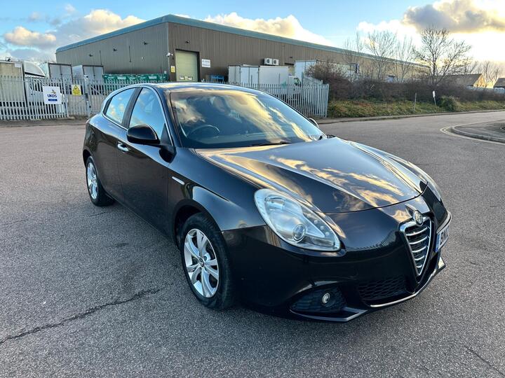 Alfa Romeo Giulietta 1.6 JTDM-2 Lusso Euro 5 (s/s) 5dr
