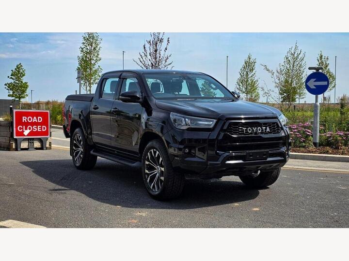 Toyota Hilux 2.4 GR SPORT II Auto 4WD Euro 6 4dr