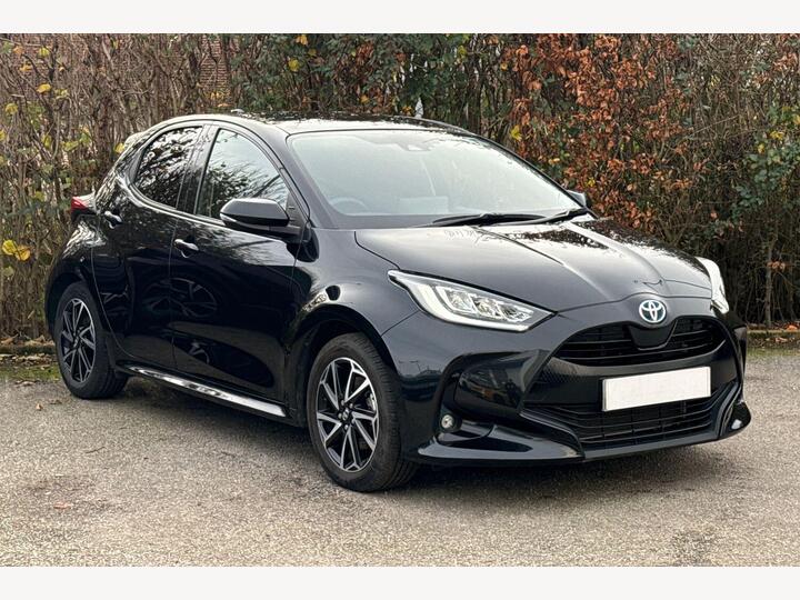 Toyota Yaris 1.5 VVT-h Design E-CVT Euro 6 (s/s) 5dr