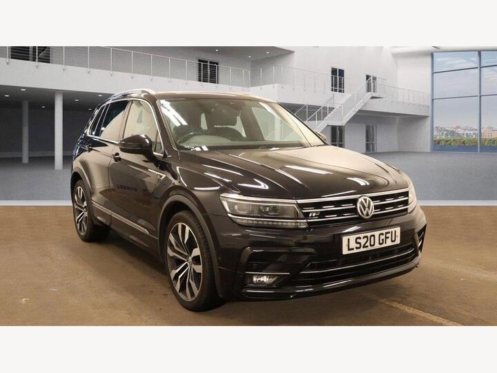 Volkswagen Tiguan 1.5 TSI EVO R-Line Tech DSG Euro 6 (s/s) 5dr Volkswagen Tiguan 1.5 TSI EVO R-Line Tech DSG Euro 6 (s/s) 5dr