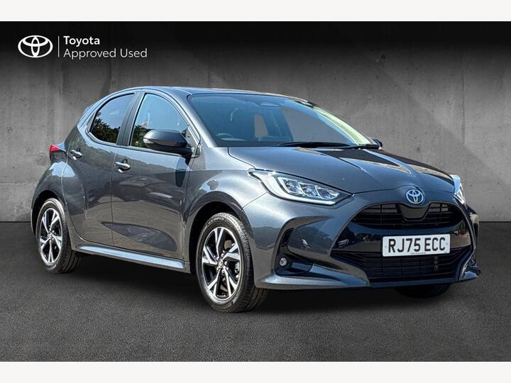 Toyota Yaris 1.5 VVT-h Design E-CVT Euro 6 (s/s) 5dr