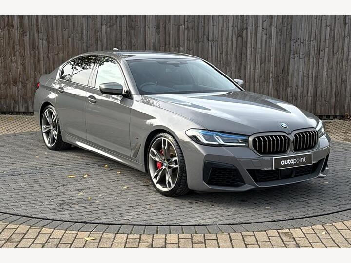 BMW 5 SERIES 4.4 M550i V8 Steptronic XDrive Euro 6 (s/s) 4dr BMW 5 SERIES 4.4 M550i V8 Steptronic XDrive Euro 6 (s/s) 4dr