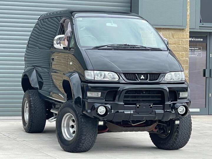 Mitsubishi Delica Spacegear 3.0 V6 Active Field ED Lifted