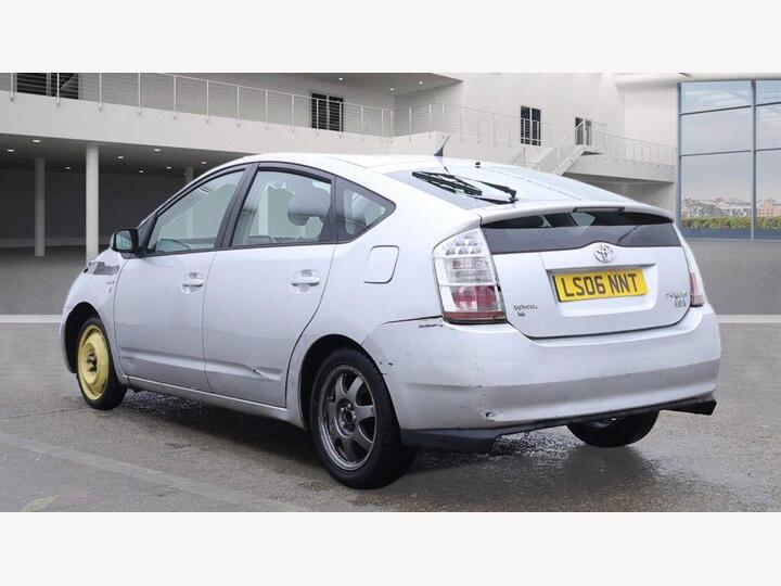 Toyota Prius 1.5 T4 CVT 5dr