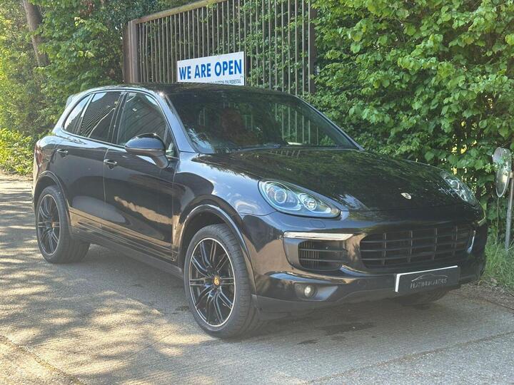 Porsche CAYENNE 3.0 TD V6 Platinum Edition TiptronicS 4WD Euro 6 (s/s) 5dr Porsche CAYENNE 3.0 TD V6 Platinum Edition TiptronicS 4WD Euro 6 (s/s) 5dr
