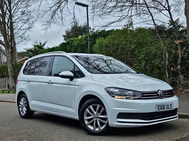 Volkswagen Touran 1.6 TDI BlueMotion Tech SE Euro 6 (s/s) 5dr Volkswagen Touran 1.6 TDI BlueMotion Tech SE Euro 6 (s/s) 5dr