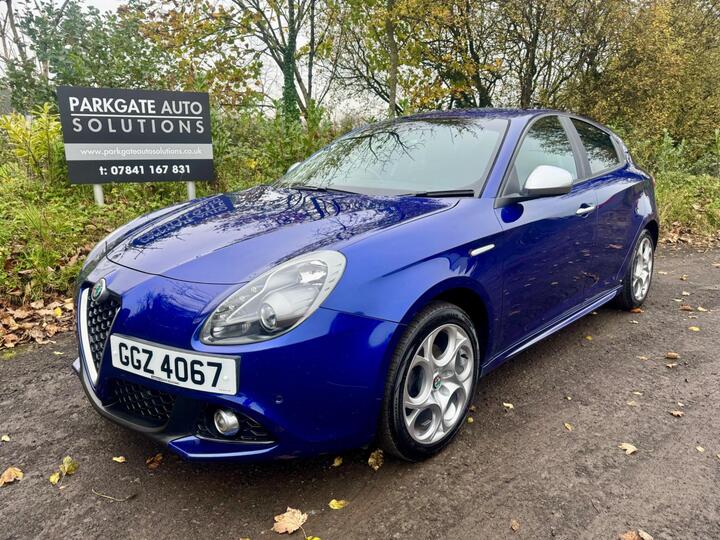 Alfa Romeo Giulietta 1.6 JTDM-2 Tecnica Euro 6 (s/s) 5dr Alfa Romeo Giulietta 1.6 JTDM-2 Tecnica Euro 6 (s/s) 5dr