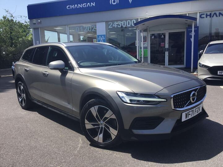 Volvo V60 Cross Country 2.0 B4 MHEV Auto AWD Euro 6 (s/s) 5dr