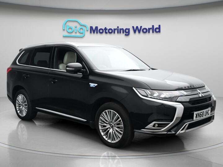 Mitsubishi Outlander 2.4h TwinMotor 13.8kWh 5h CVT 4WD Euro 6 (s/s) 5dr