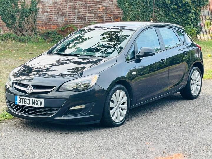 Vauxhall Astra 1.6 16v Exclusiv Euro 5 5dr